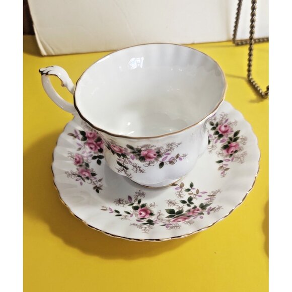 4 Sets Royal Albert Bone China Lavender Rose Tea Cup Saucer & Bread Plate 2008 - Picture 12 of 14